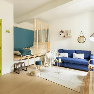  Appartement Studio Tres Bien Situe Aux Remparts France